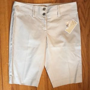 NWT Michael Kors City Shorts. Size 6